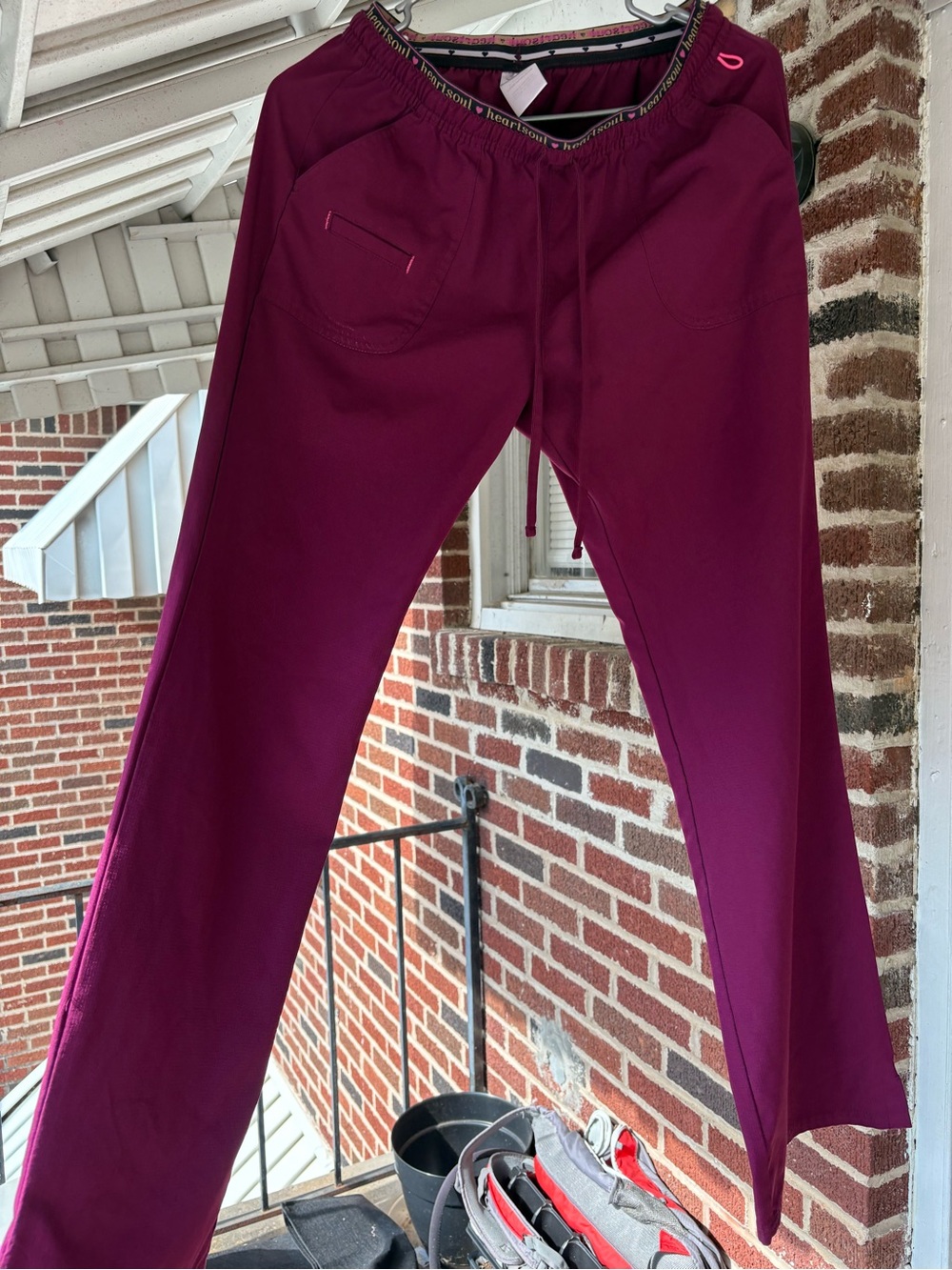 Women’s HeartSoul Maroon Drawstring Scrubs size Small